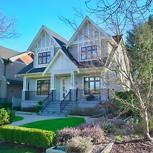 Balaclava Park House Close Ubc And Downtown Vancouver
